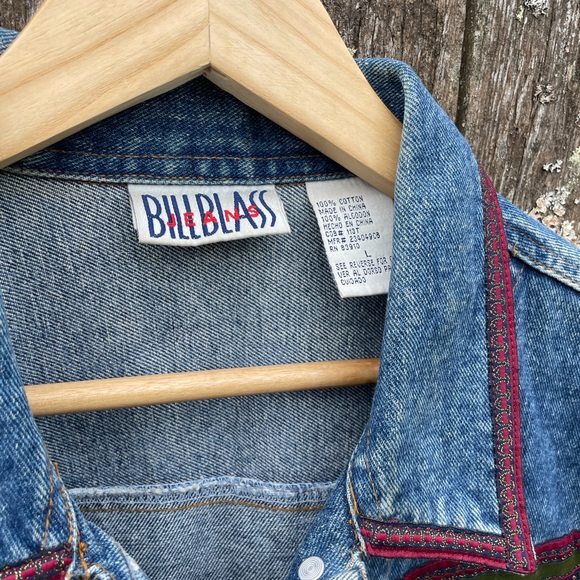 Bill Blass women’s denim jacket with embellishment - Picture 3 of 4